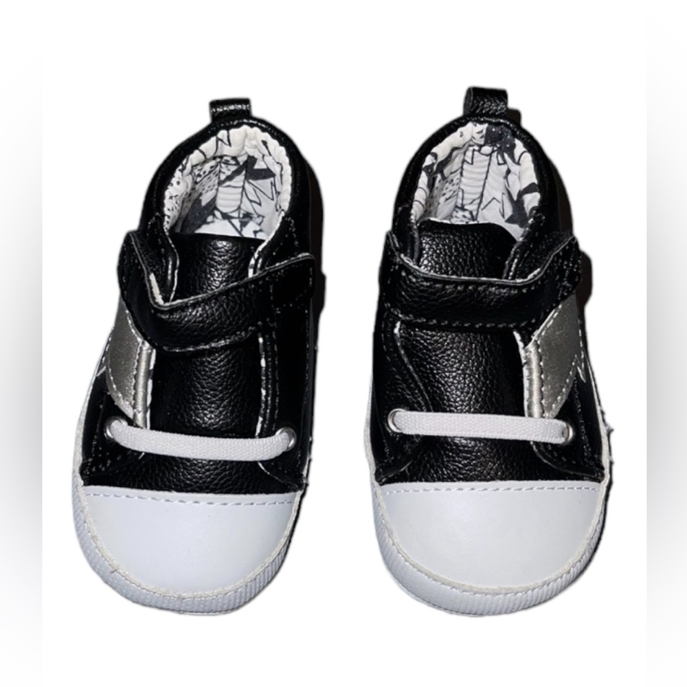 Cat & Jack Baby Lightning Bolt Crib Shoes
